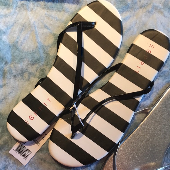 ⚡️Flash Sale⚡️ ESprit flip flops - Picture 2 of 6